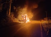 Kecelakaan Lalu Lintas di Desa Lelewawo, Mobil Box Terbakar Akibat Amukan Massa