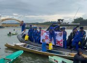 Dirpolairud Polda Sultra Salurkan Bansos untuk Nelayan Teluk Kendari dalam Rangka Hari Bhayangkara ke-79