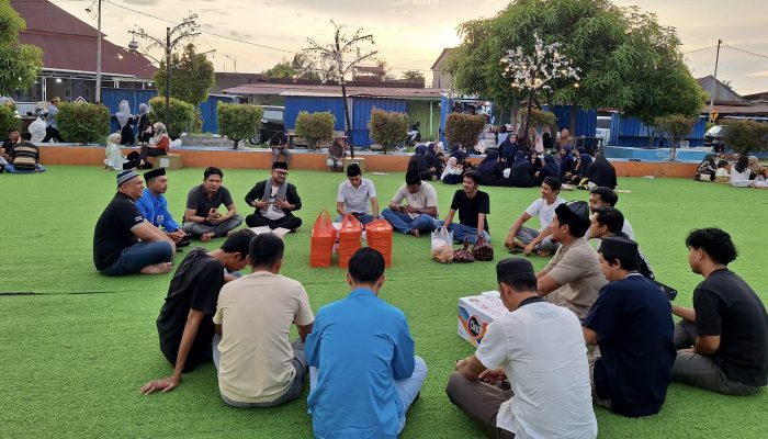 Polres Kolaka Utara dan OKP Berbagi Takjil, Tebar Kepedulian di Bulan Suci Ramadhan
